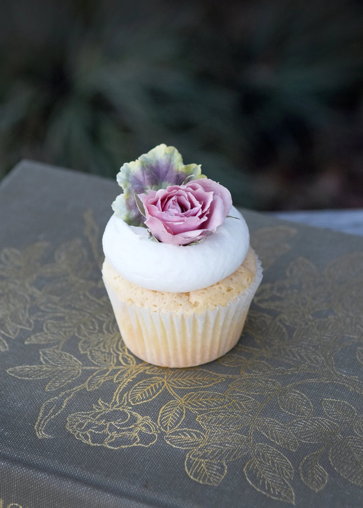 Freeze-Dried Edible Flowers Mini Roses & Mixed Flower Petals